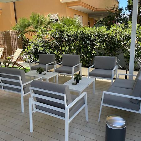 Hotel Barbiani Риччоне Екстер'єр фото