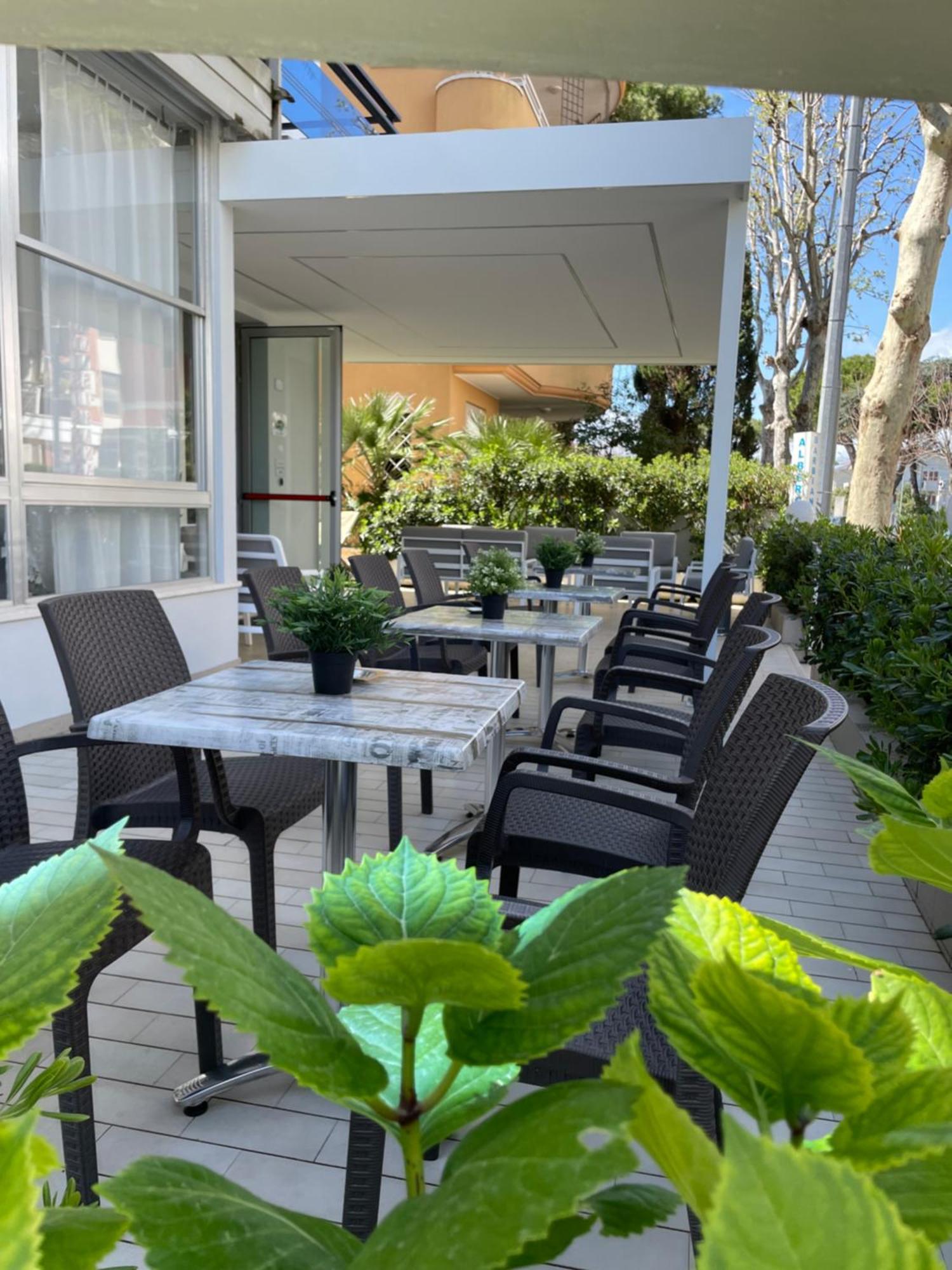 Hotel Barbiani Риччоне Екстер'єр фото