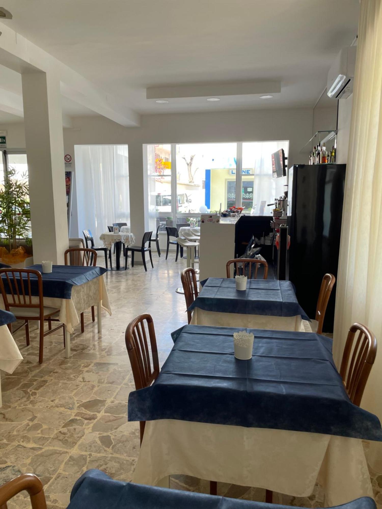 Hotel Barbiani Риччоне Екстер'єр фото