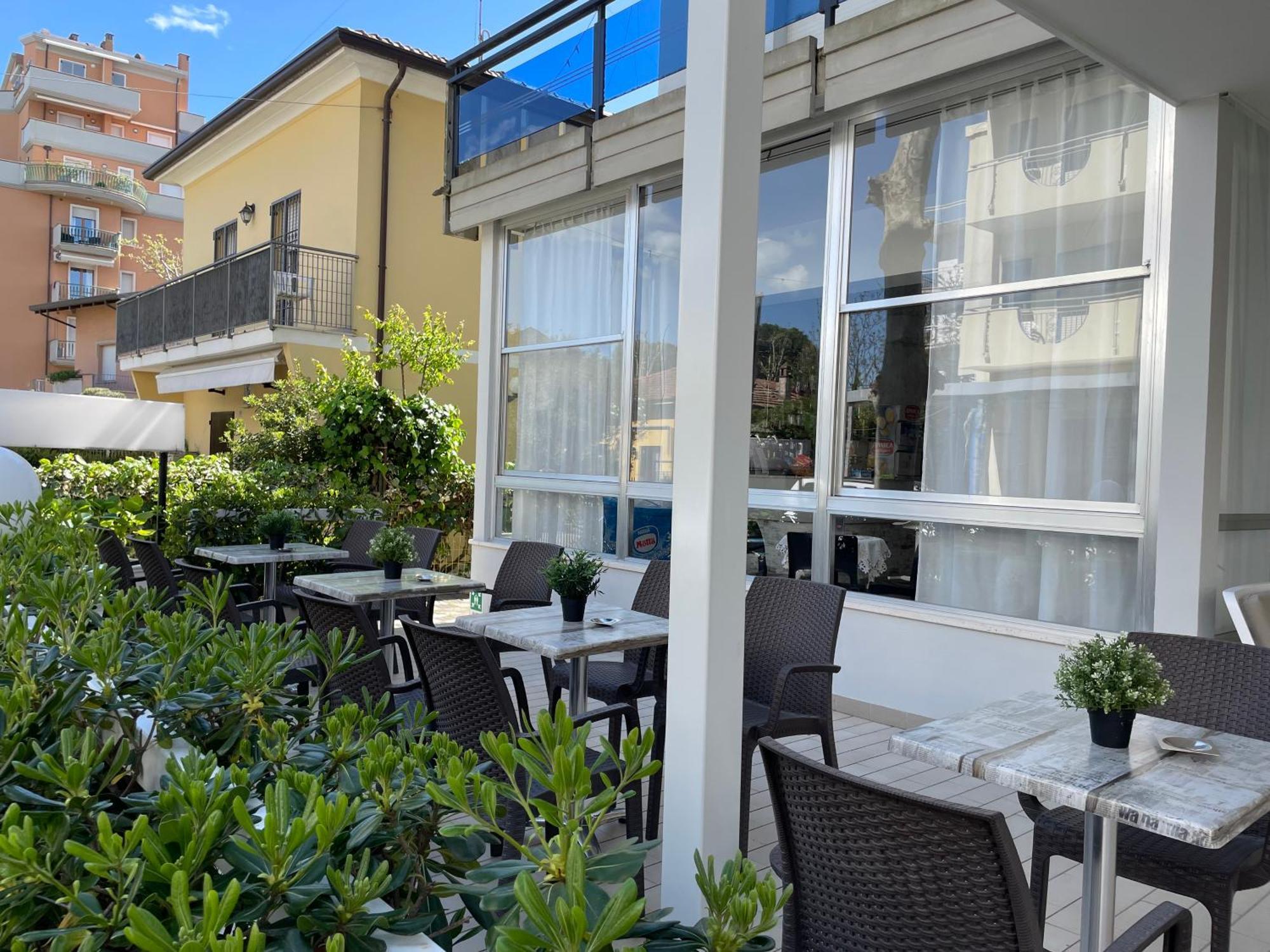 Hotel Barbiani Риччоне Екстер'єр фото