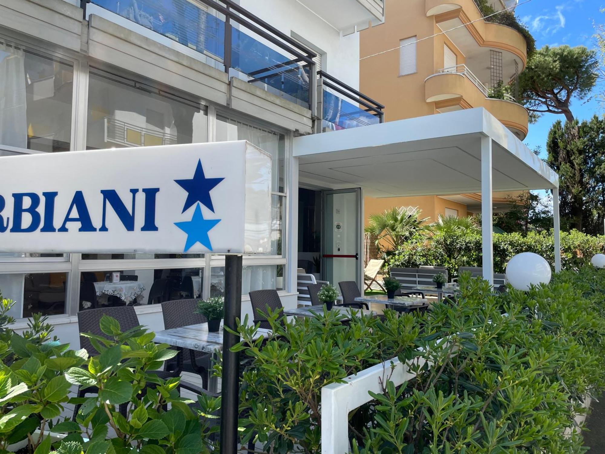 Hotel Barbiani Риччоне Екстер'єр фото