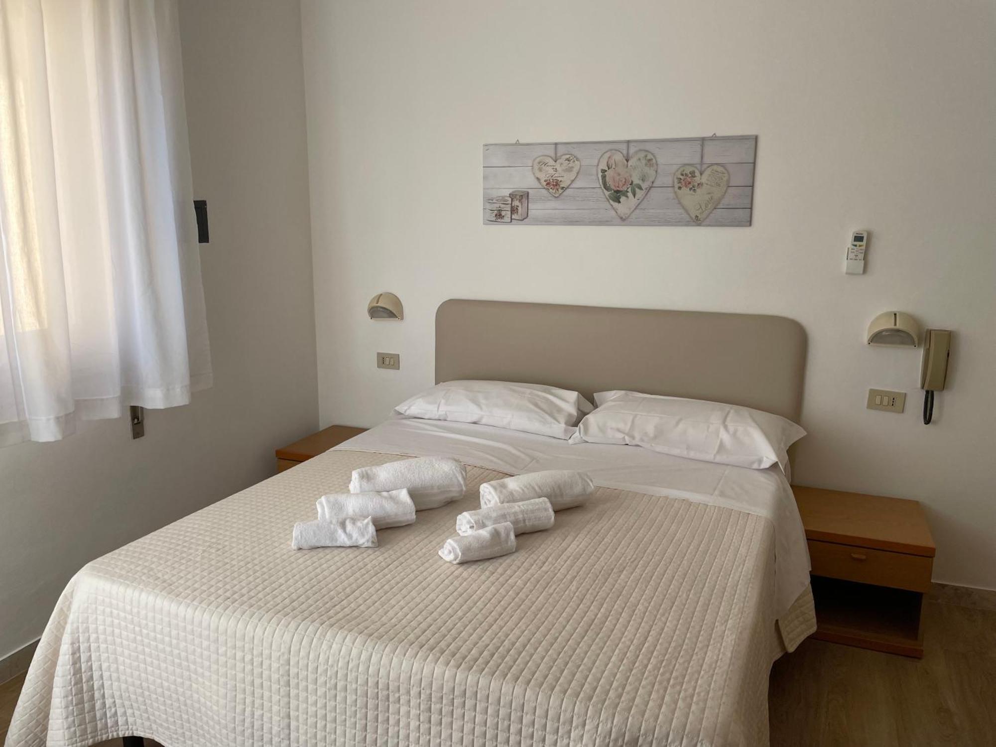 Hotel Barbiani Риччоне Екстер'єр фото