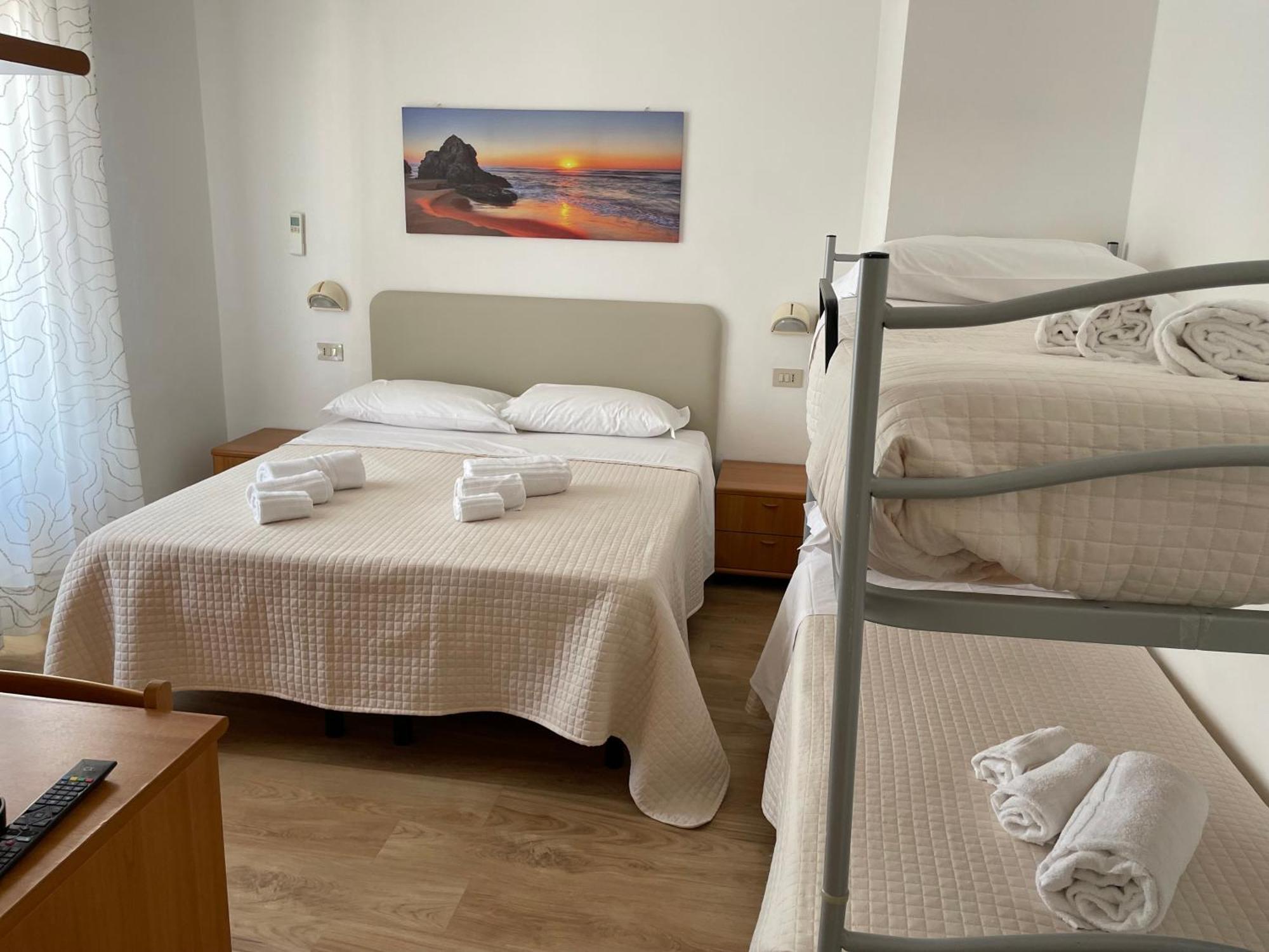 Hotel Barbiani Риччоне Екстер'єр фото