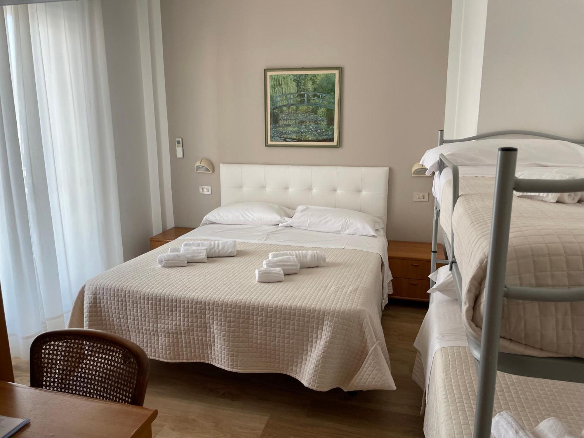 Hotel Barbiani Риччоне Екстер'єр фото