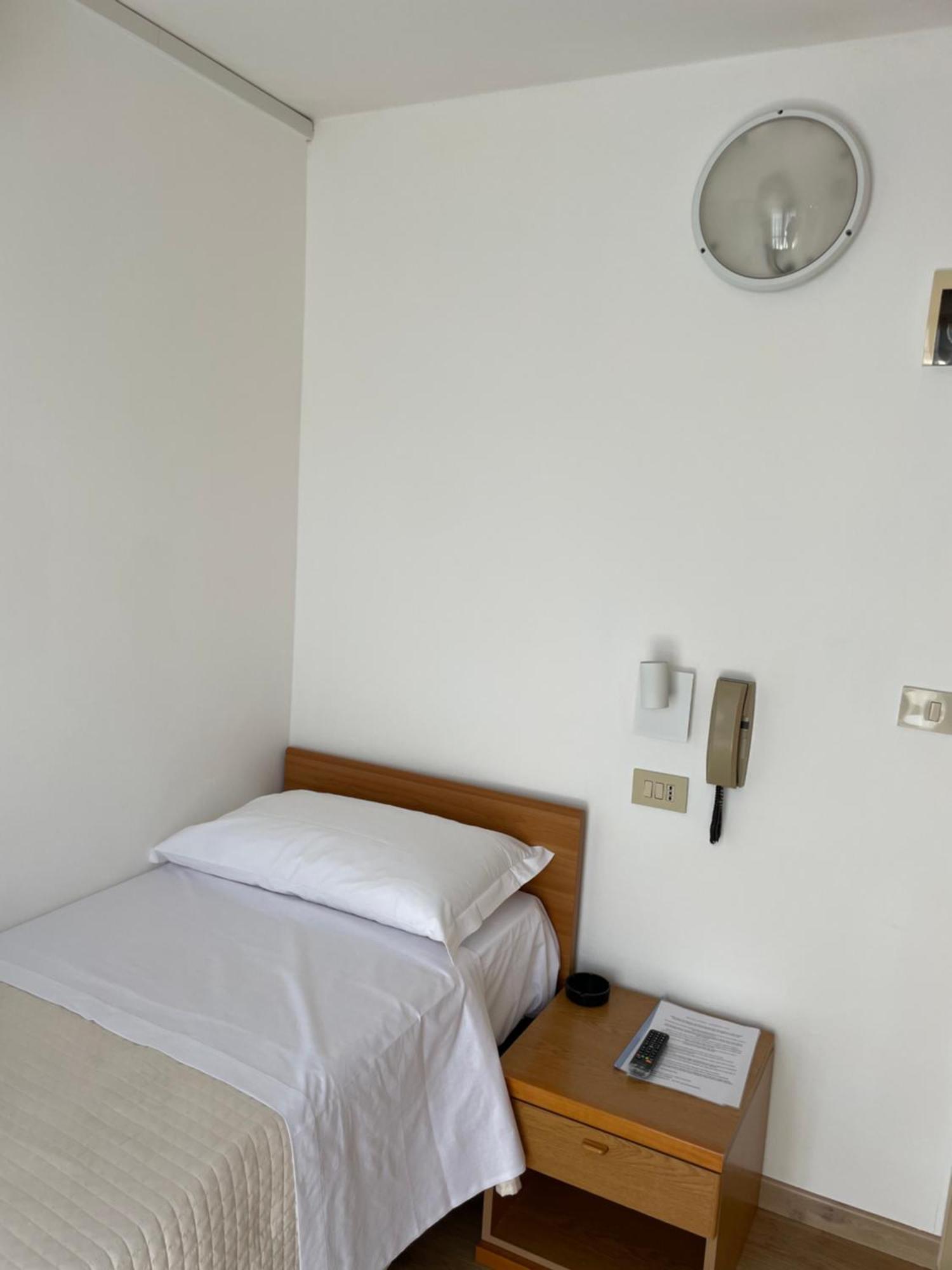 Hotel Barbiani Риччоне Екстер'єр фото