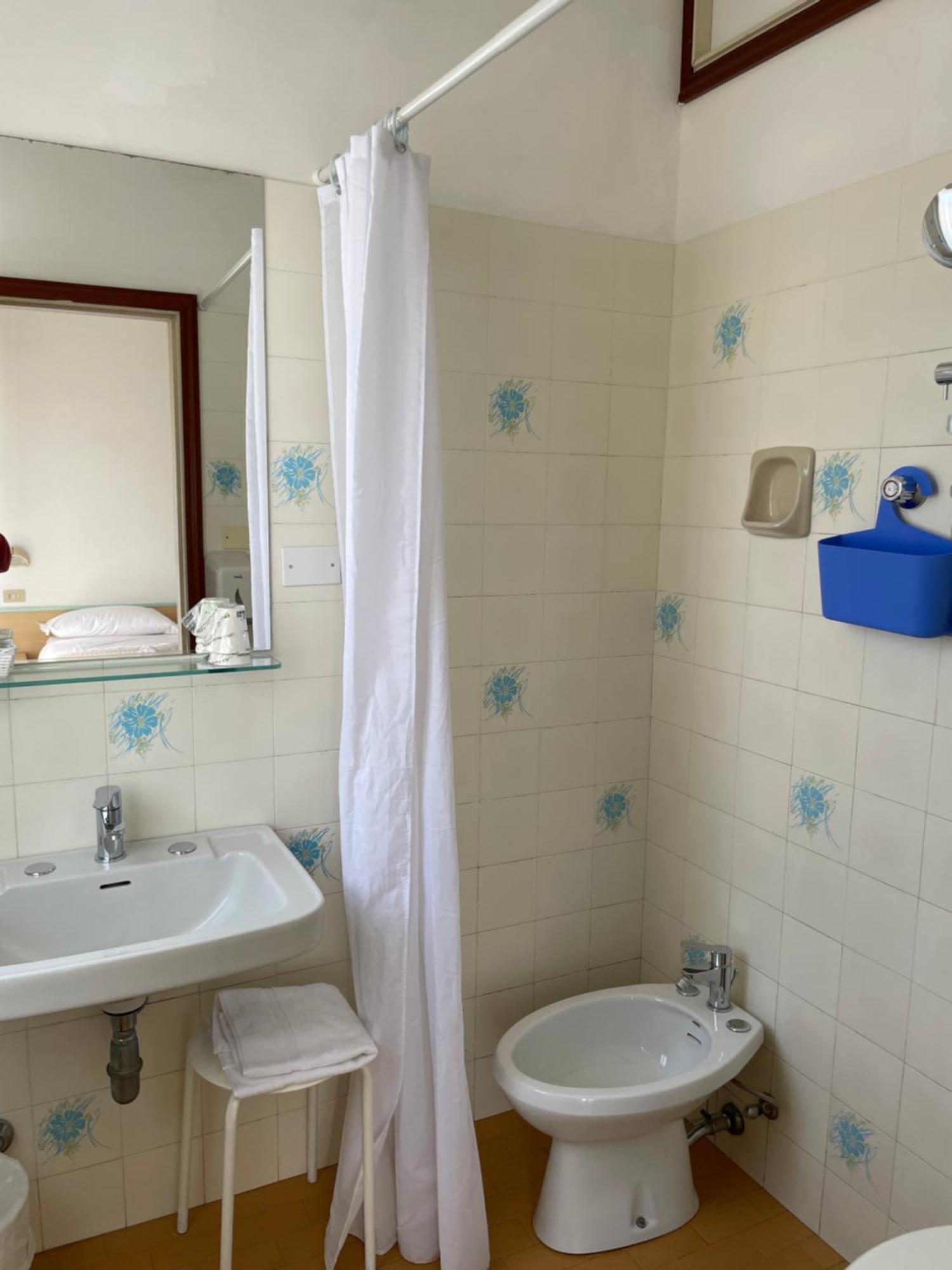 Hotel Barbiani Риччоне Екстер'єр фото