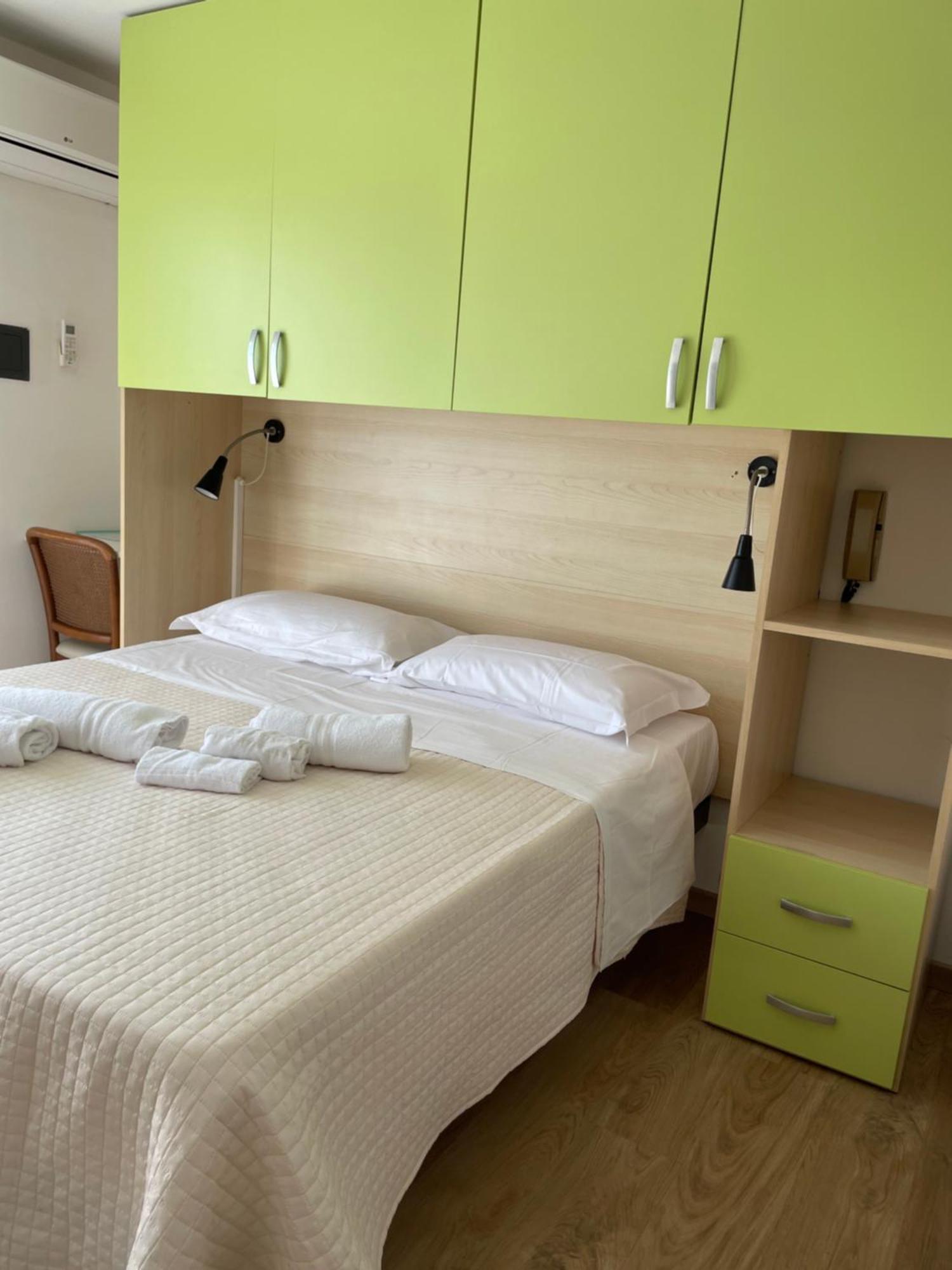 Hotel Barbiani Риччоне Екстер'єр фото