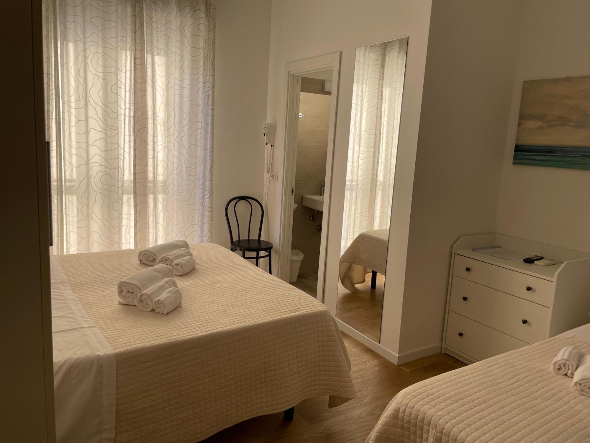 Hotel Barbiani Риччоне Екстер'єр фото